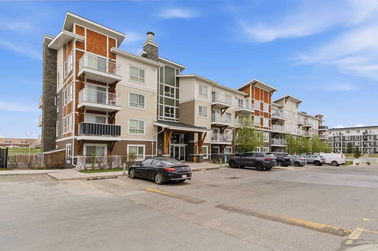 7410, 302 Skyview Ranch Drive NE — photo 1