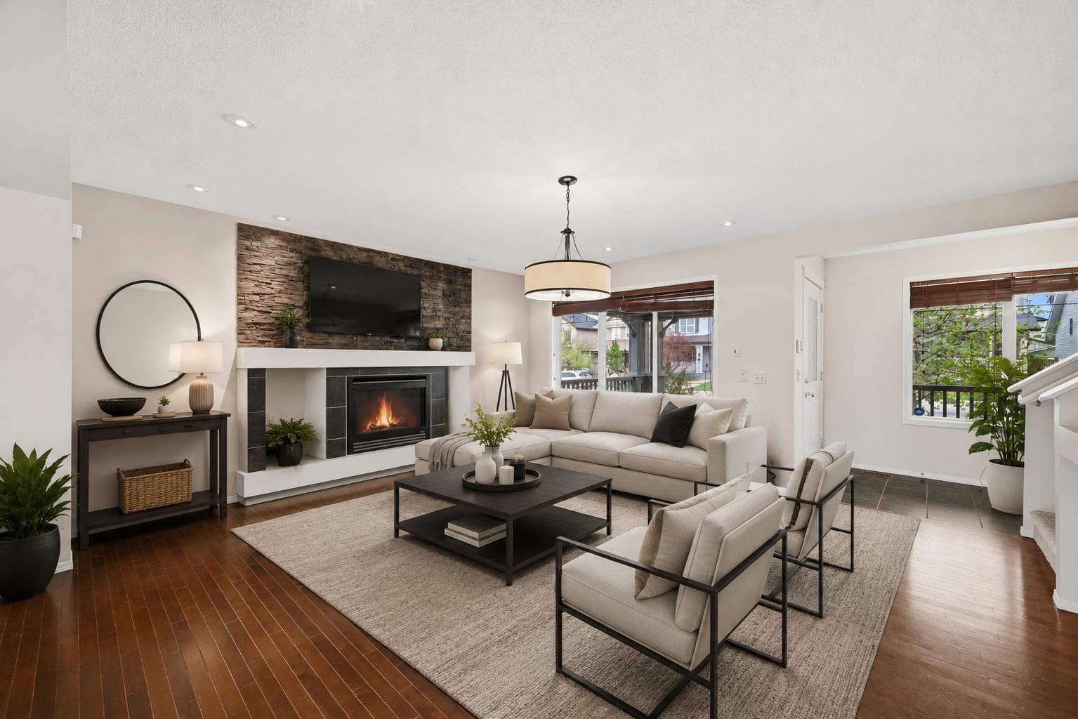 646 Everridge Drive SW — photo 1