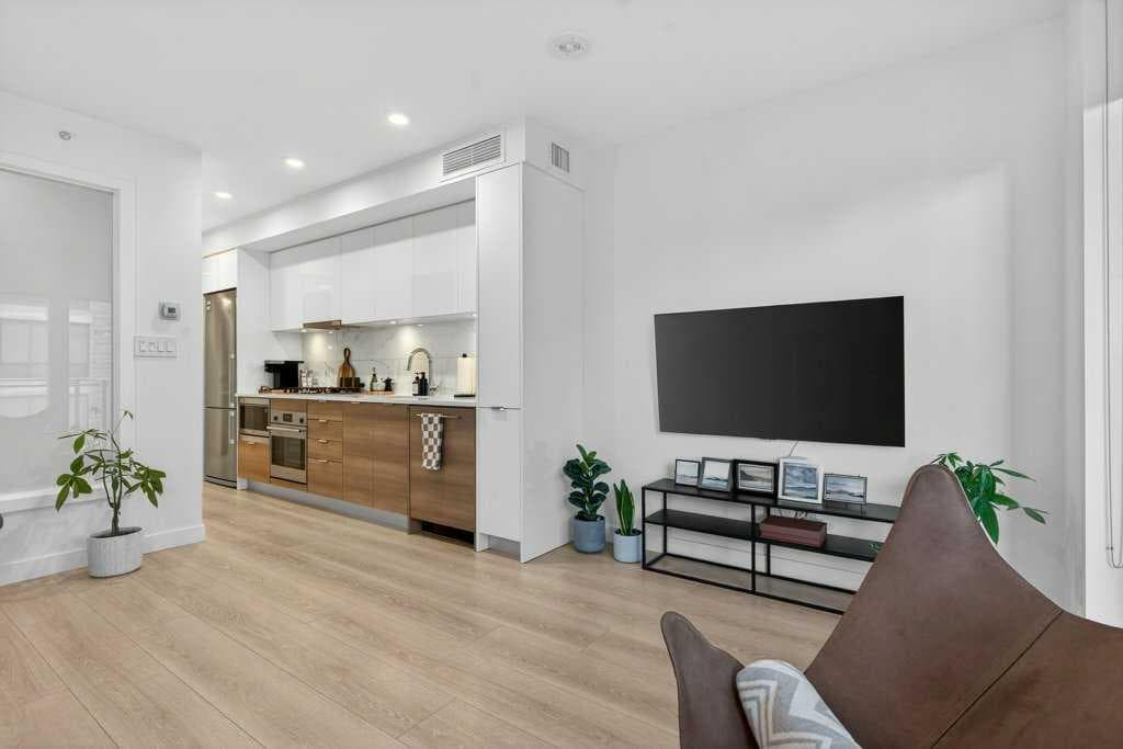 503, 108 Waterfront Court SW — photo 2