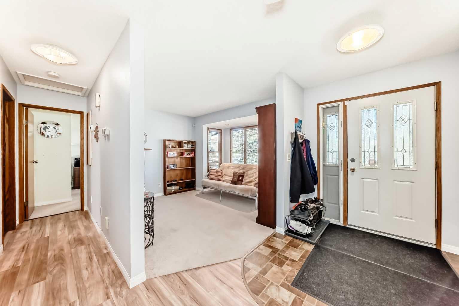 316 Glamorgan Place SW — photo 3