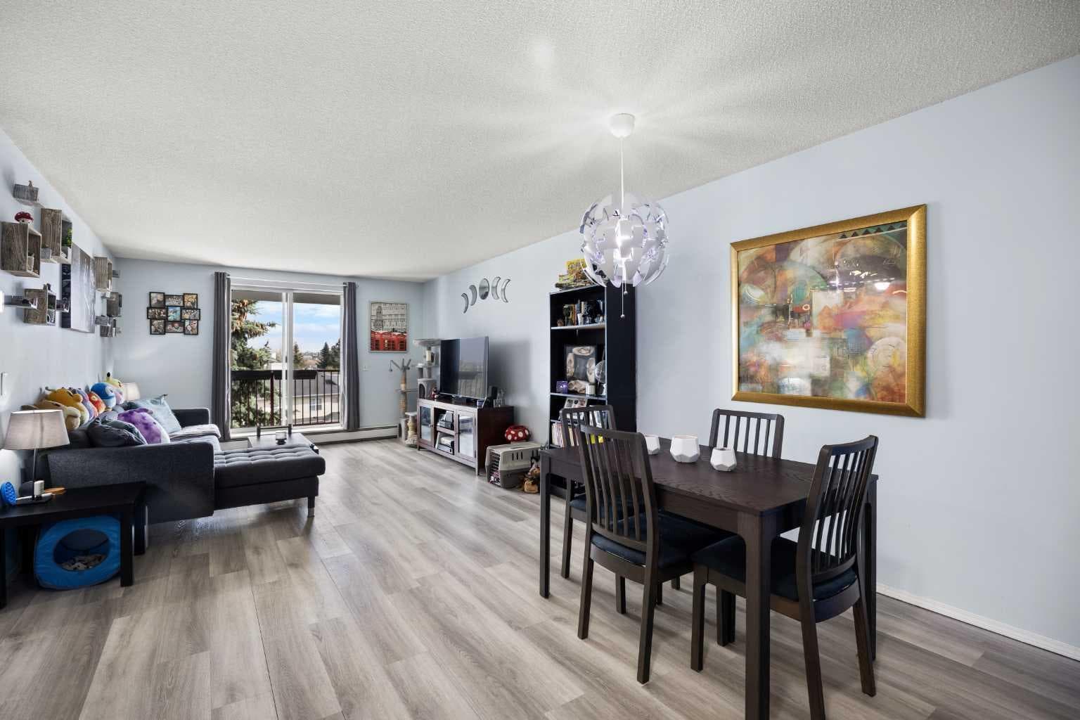 412, 9 Country Village Bay NE — photo 1