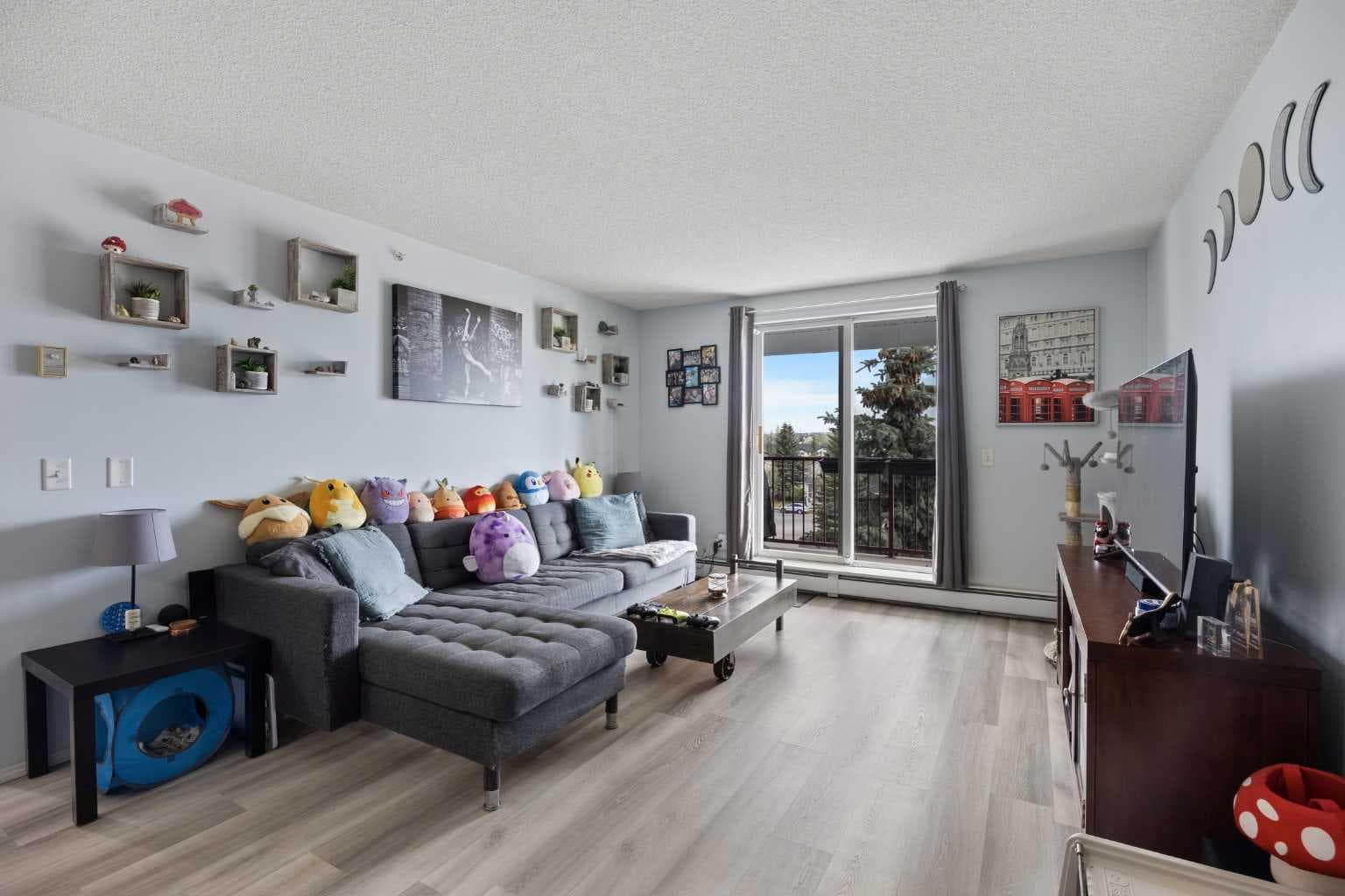 412, 9 Country Village Bay NE — photo 3