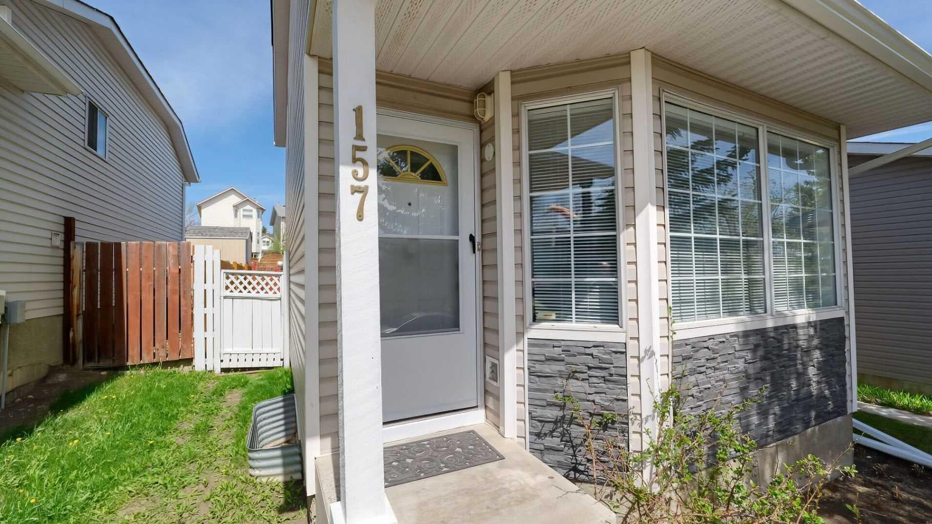 157 Harvest Gold Heights NE — photo 4