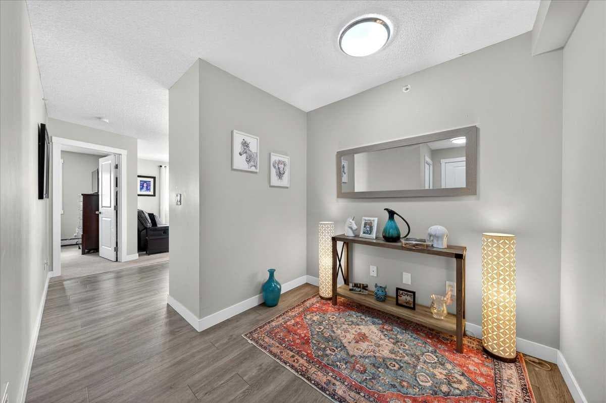 401, 10 Kincora Glen Park NW — photo 2