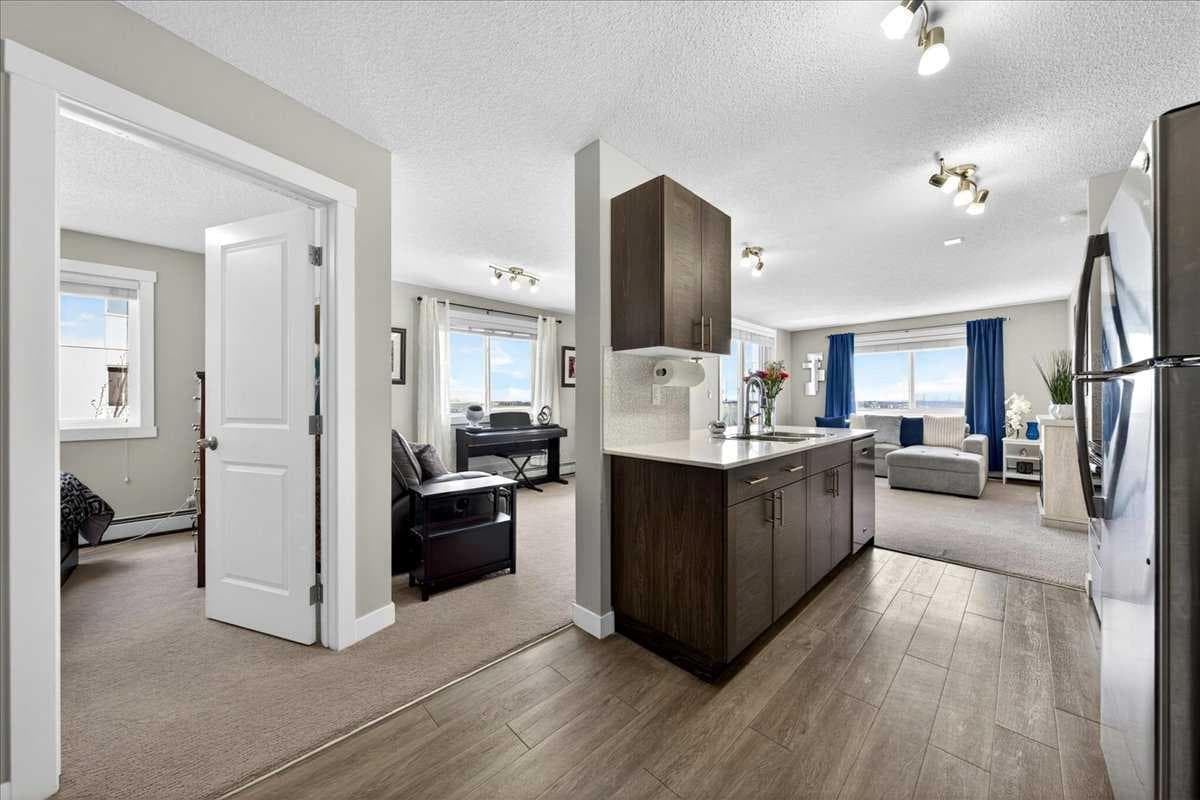 401, 10 Kincora Glen Park NW — photo 3