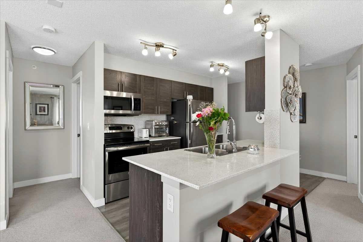 401, 10 Kincora Glen Park NW — photo 4