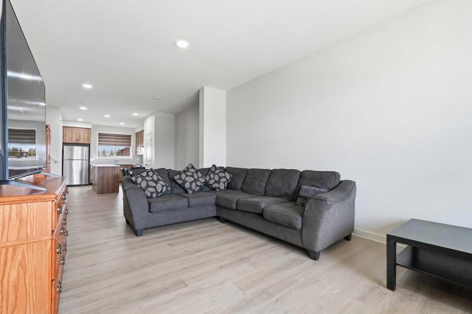 1612 Rangeview Drive SE — photo 3