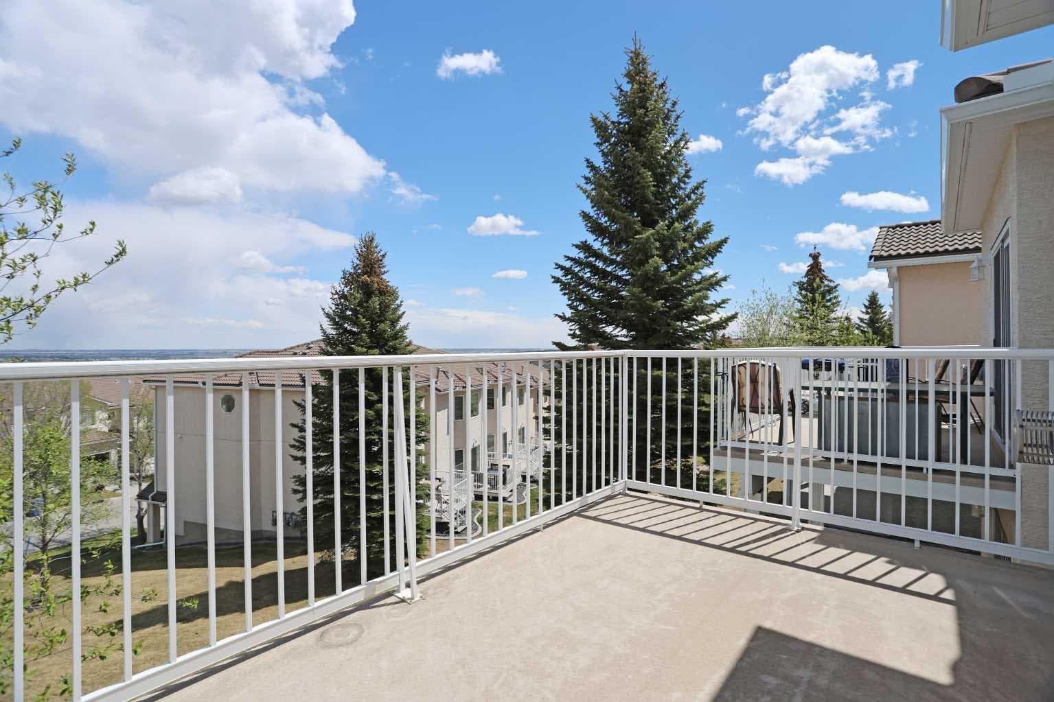 78 Hamptons Link NW — photo 3