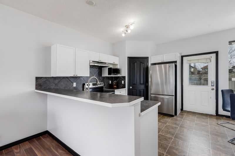 1001, 703 Luxstone Square SE — photo 5