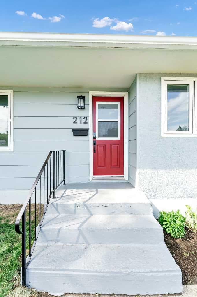212 11 Street NE — photo 4