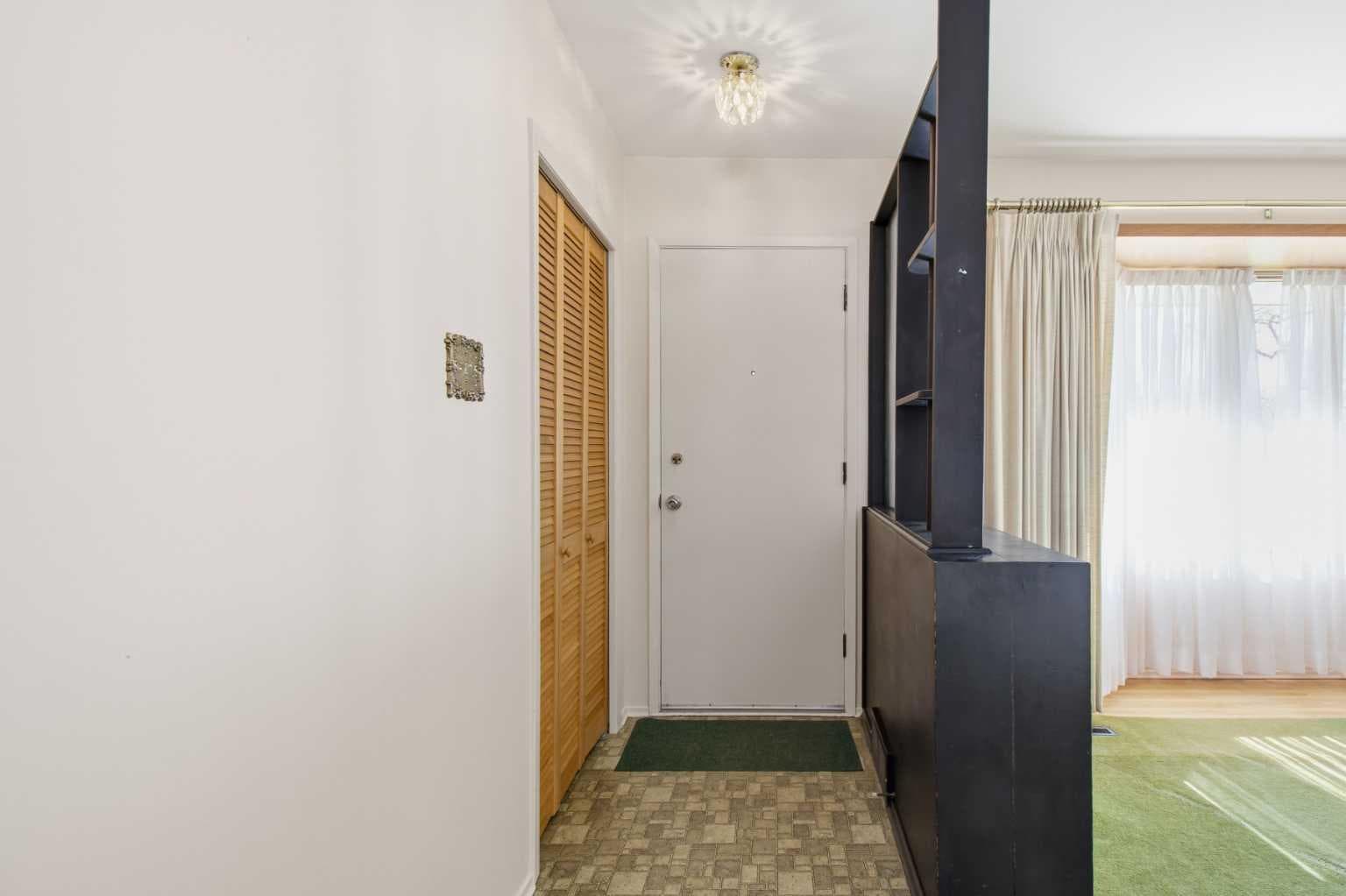 120 Glenpatrick Drive SW — photo 4