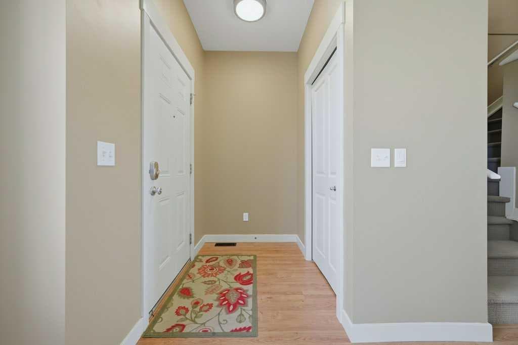 320 Rainbow Falls Drive — photo 3