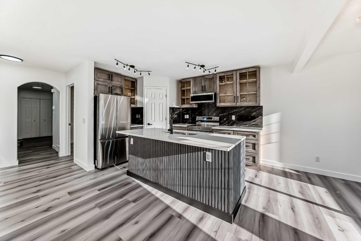 289 Canals Circle SW — photo 2