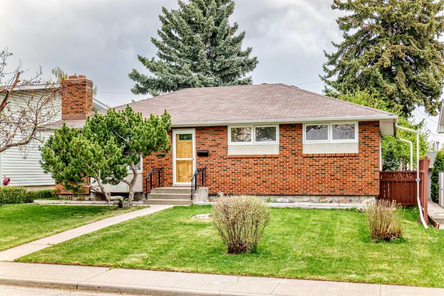 3132 48 Street SW — photo 1