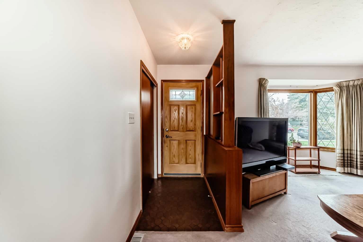 3132 48 Street SW — photo 4