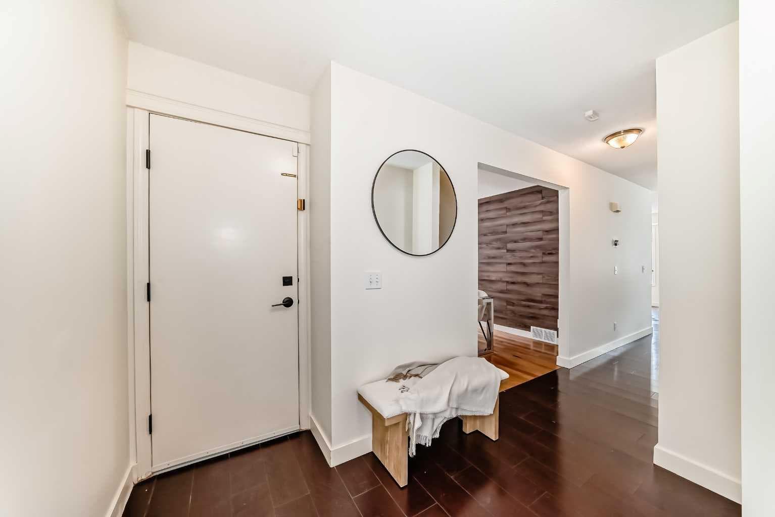262 Coventry Court NE — photo 3