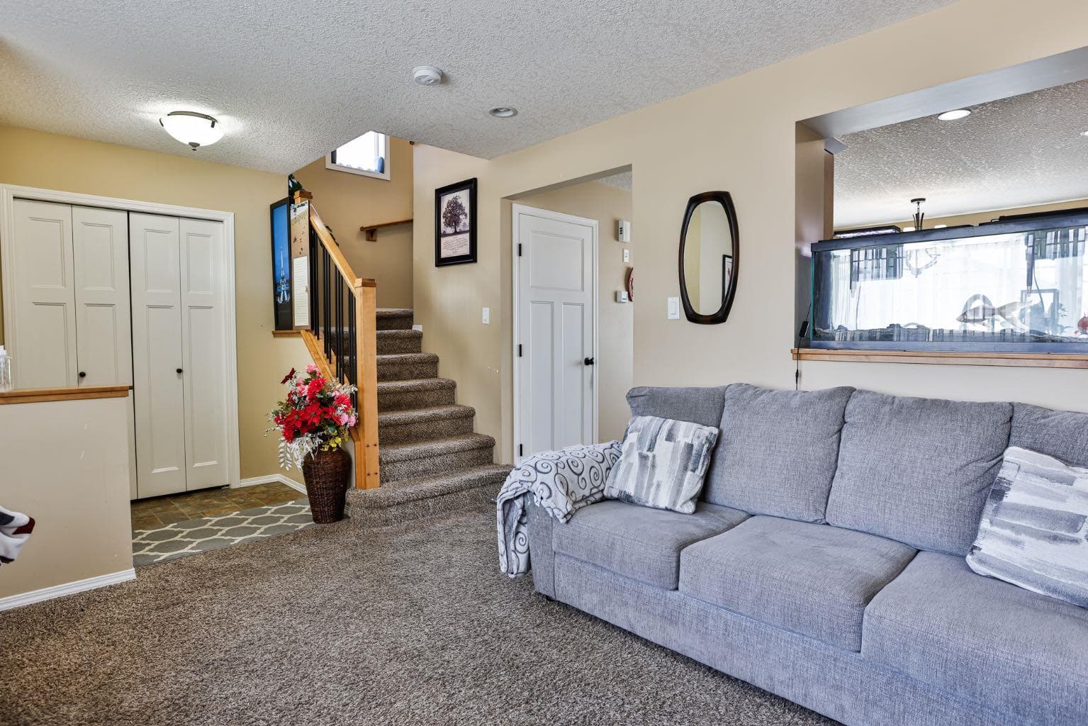 557 Mary Cameron Crescent N — photo 3