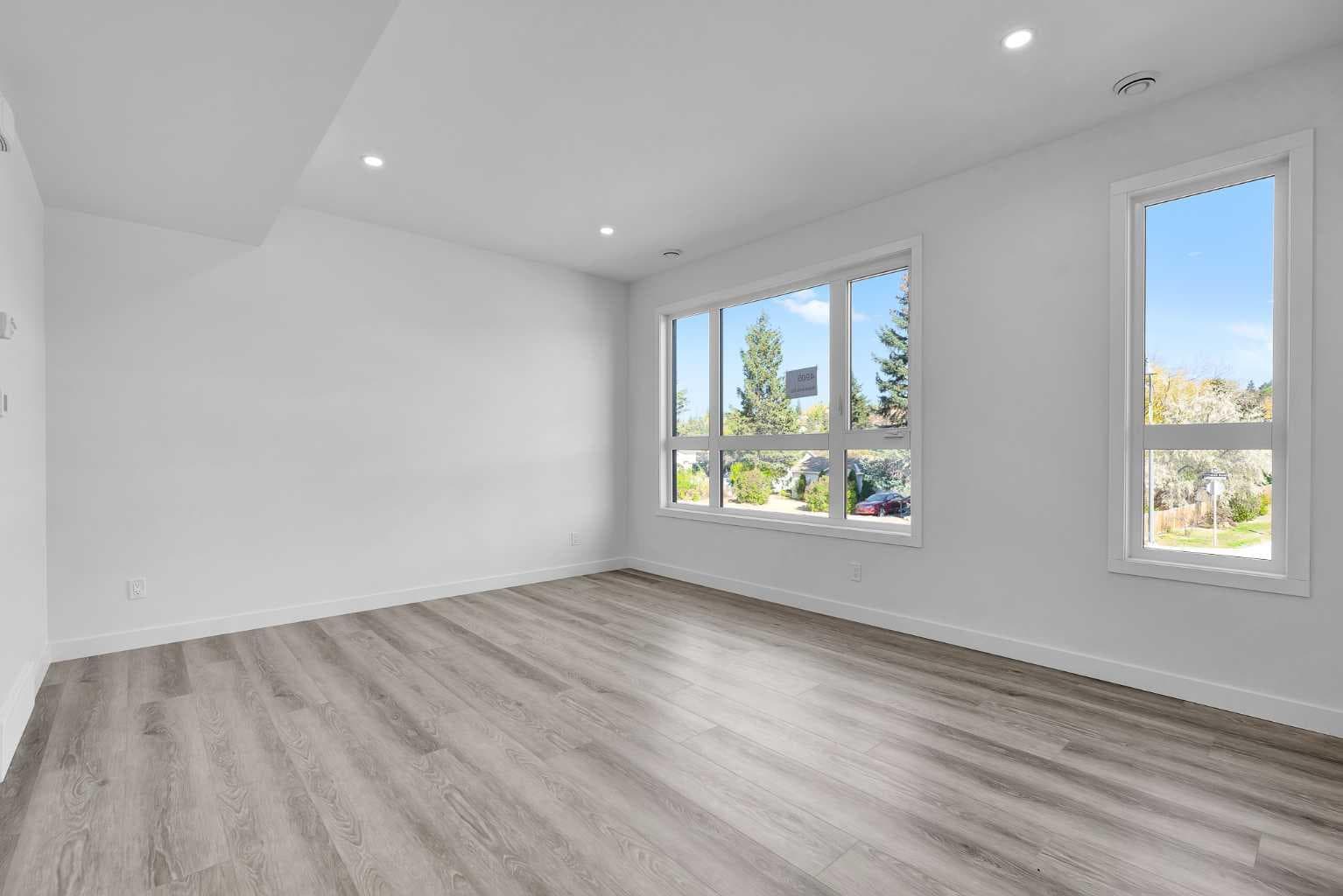 4905 Bowness Road NW — photo 5