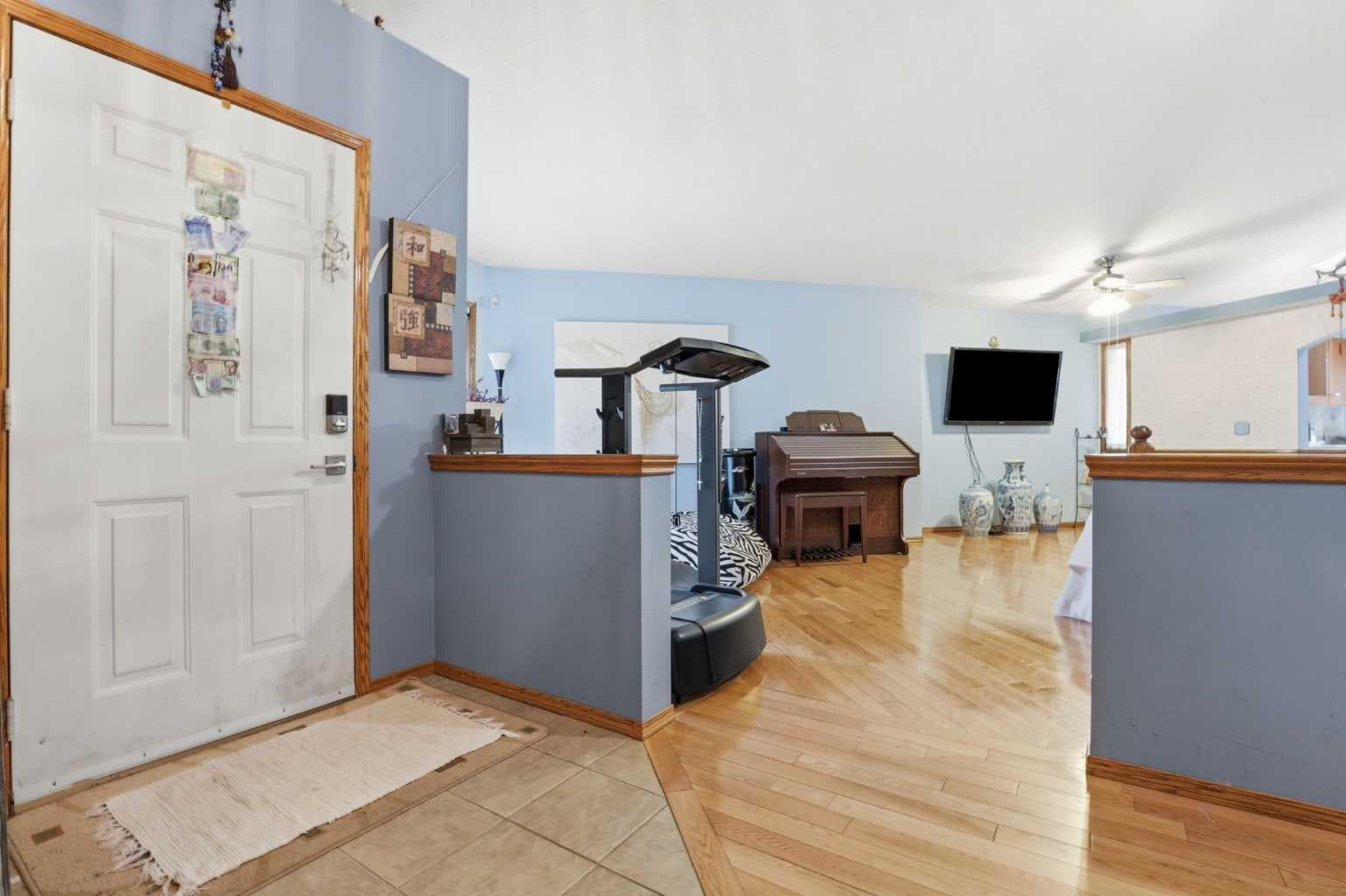 866 Applewood Drive SE — photo 4