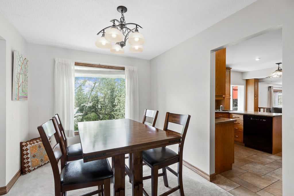 652 Dalmeny Hill NW — photo 5