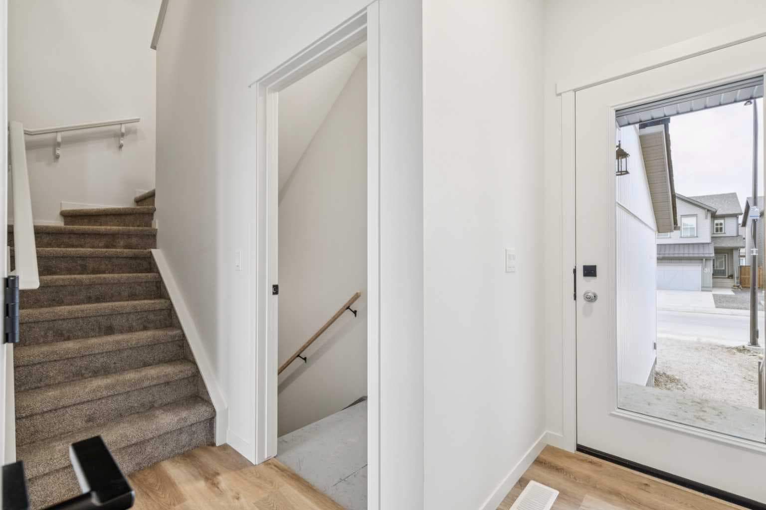 30 Bartlett Row SE — photo 2
