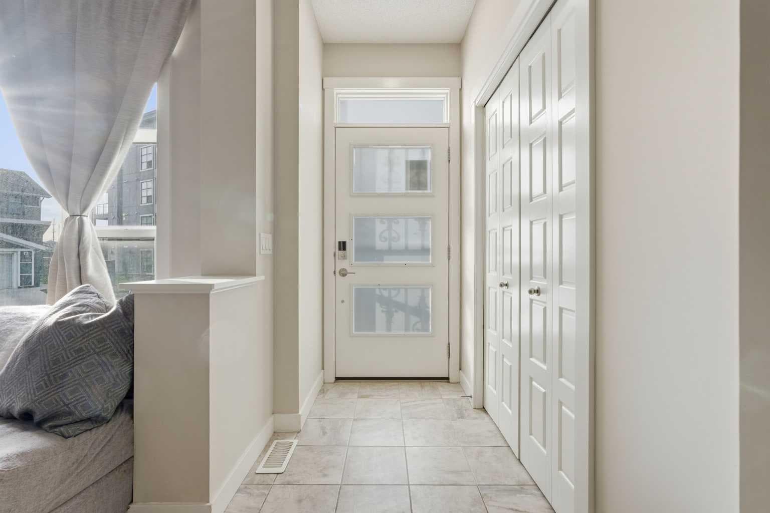 1071 Seton Circle SE — photo 2