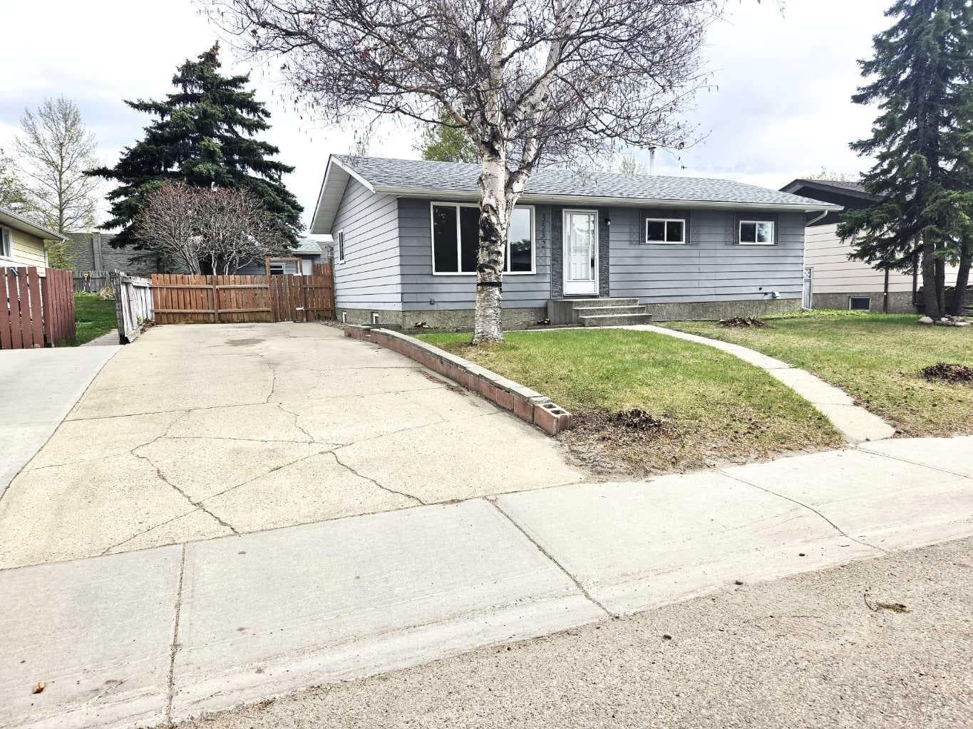 3532 50 Avenue E — photo 1