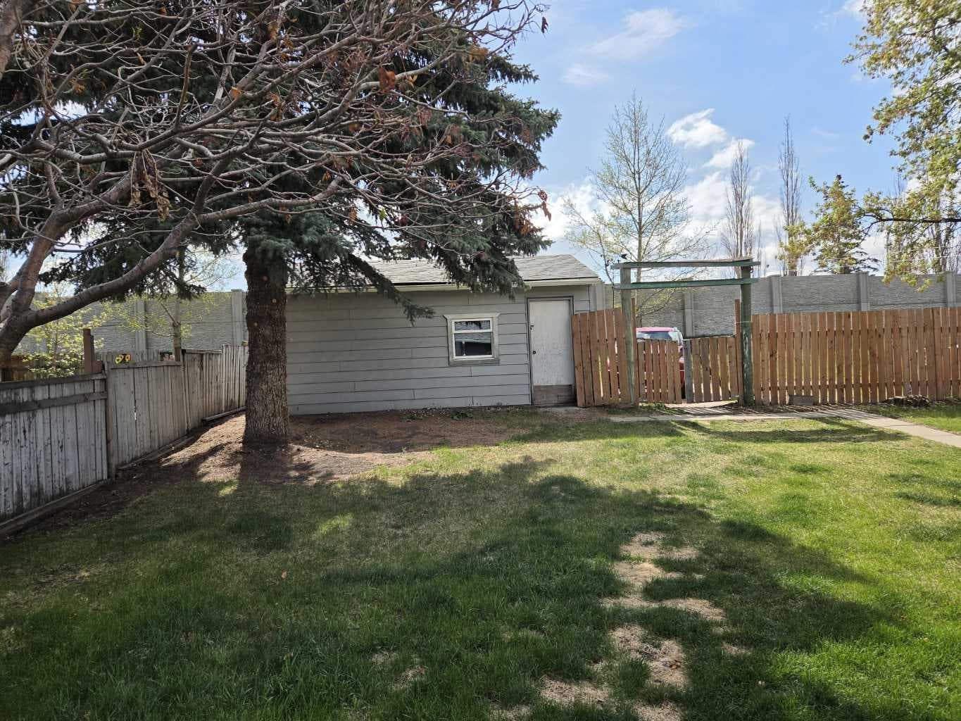 3532 50 Avenue E — photo 5
