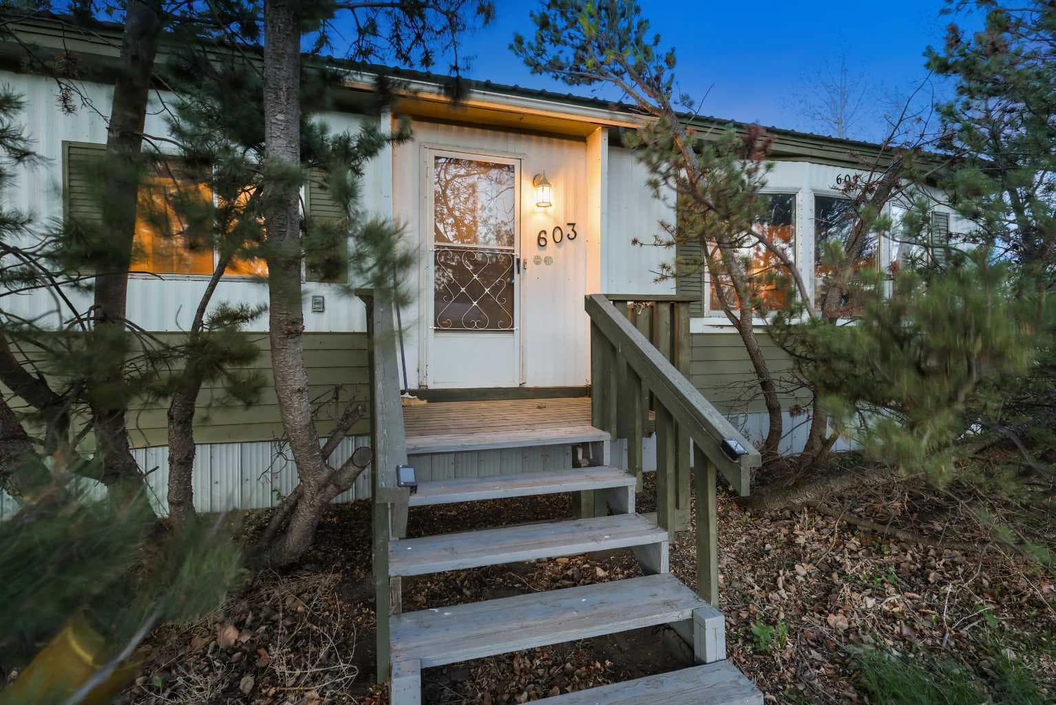 603 ALBERTA Avenue — photo 2