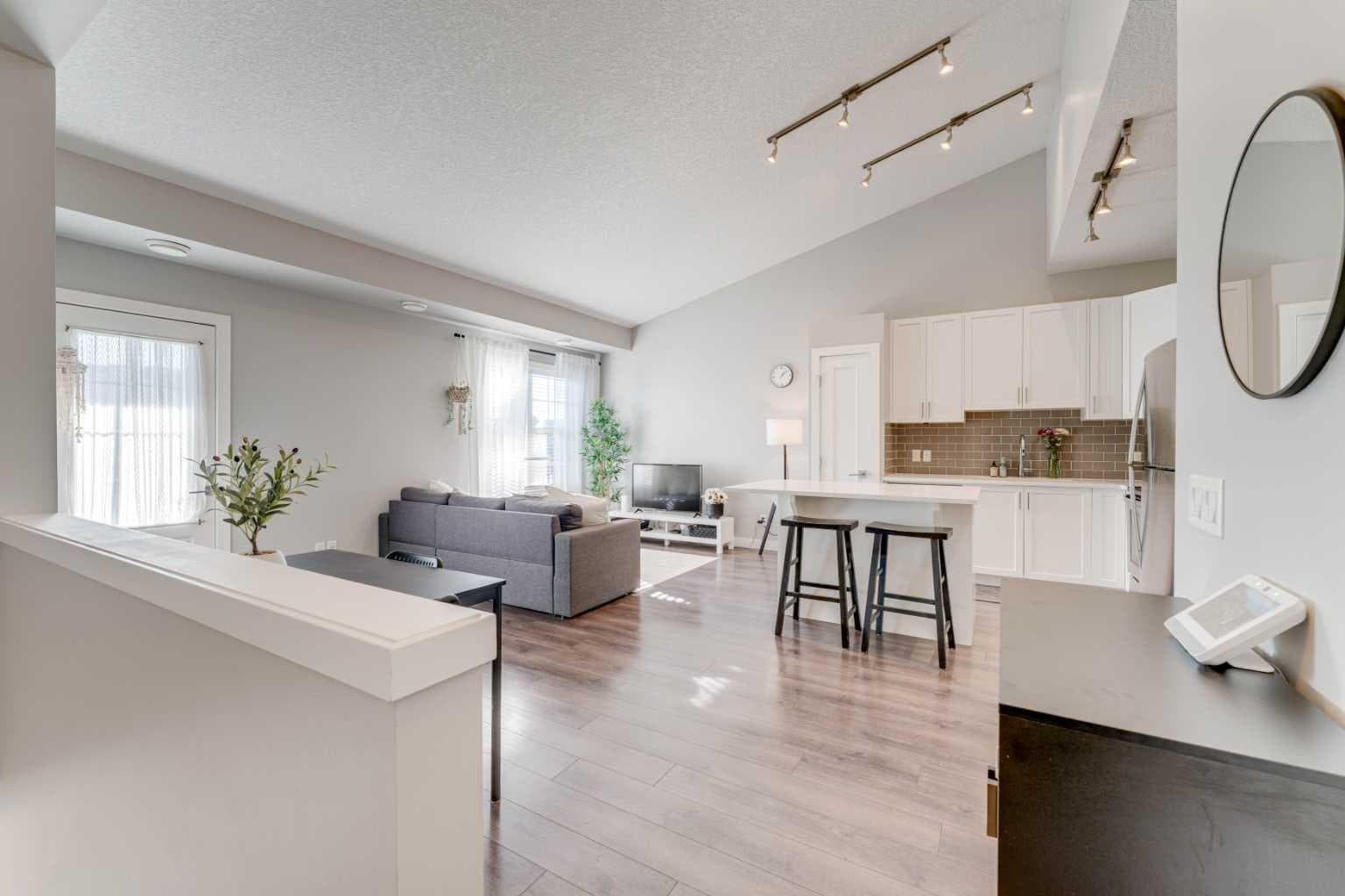 165 Evanscrest Gardens NW — photo 3
