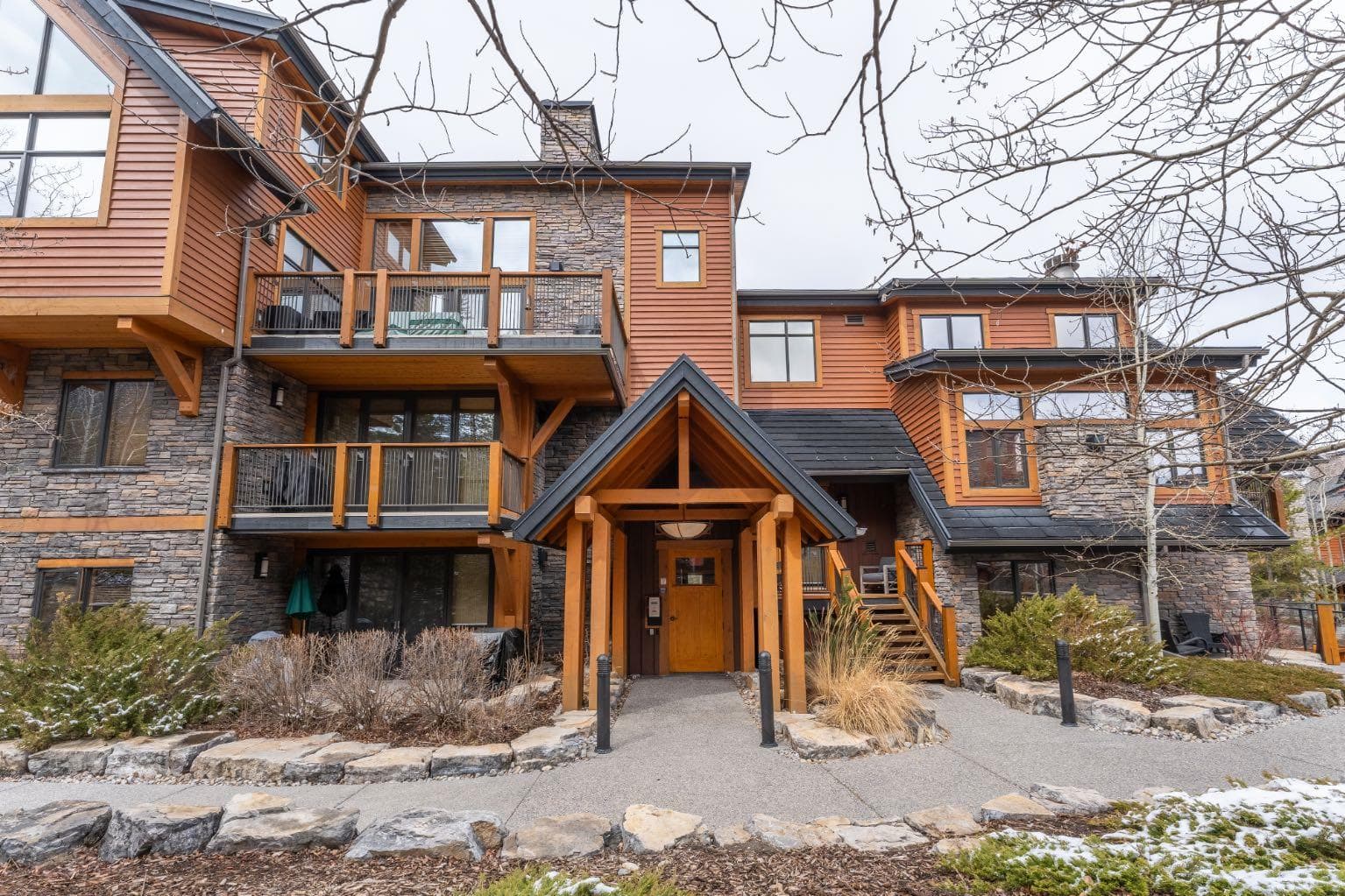 2207, 101B Stewart Creek Landing — photo 1