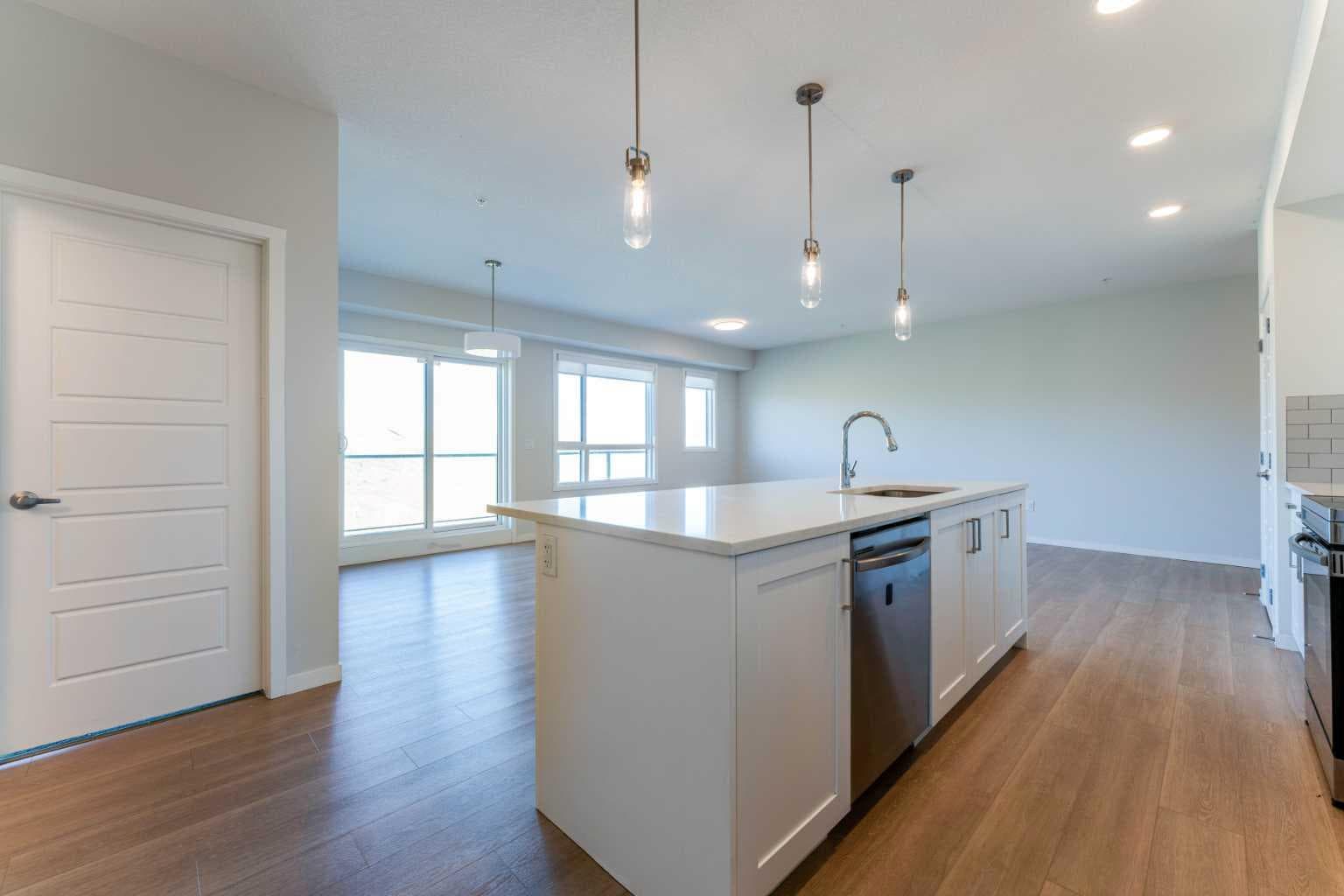 2410, 42 Cranbrook Gardens SE — photo 5