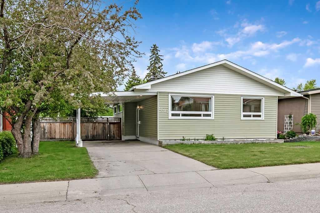 Detached in Mayland Heights