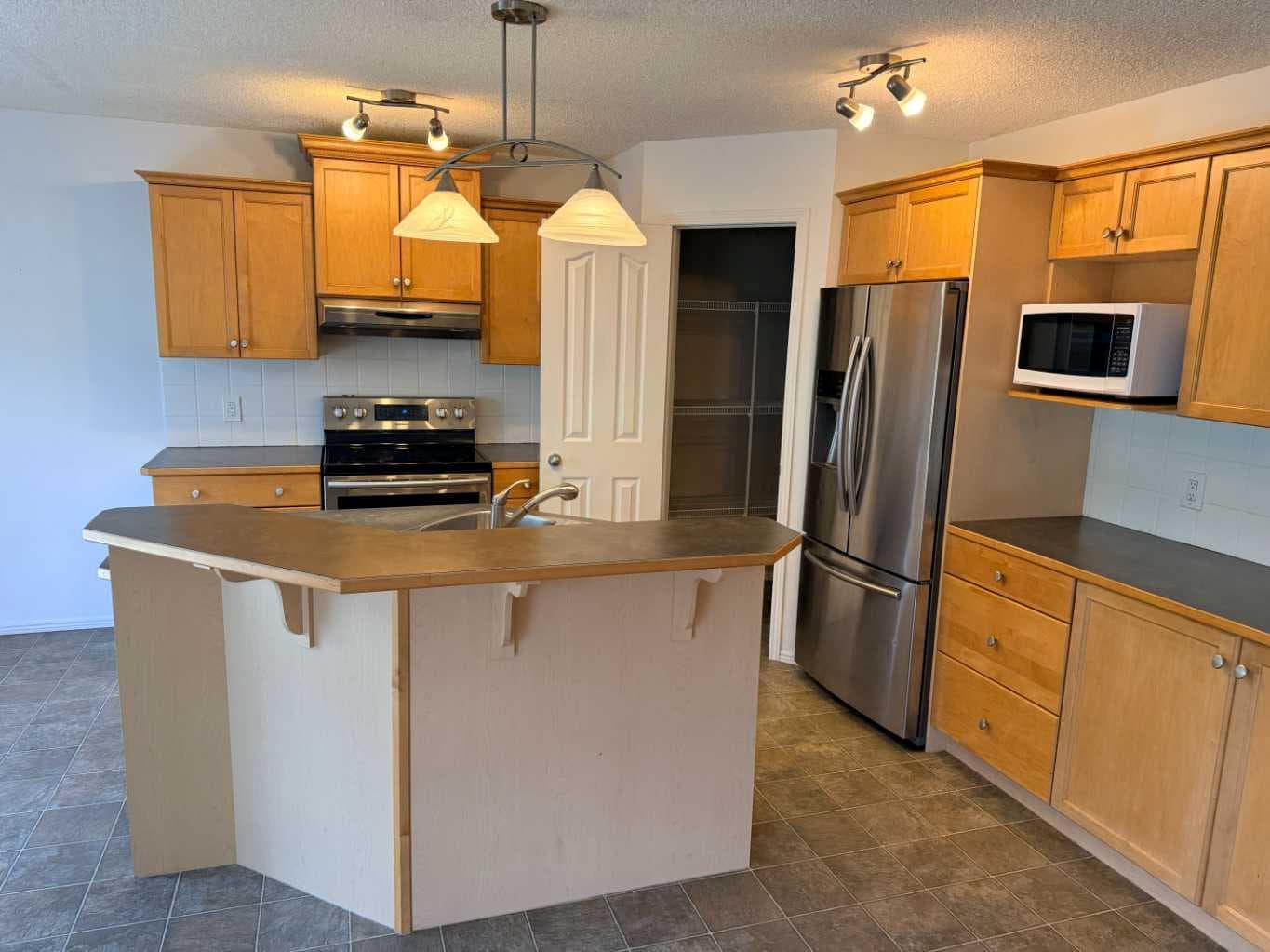 212 Cove Court — photo 5