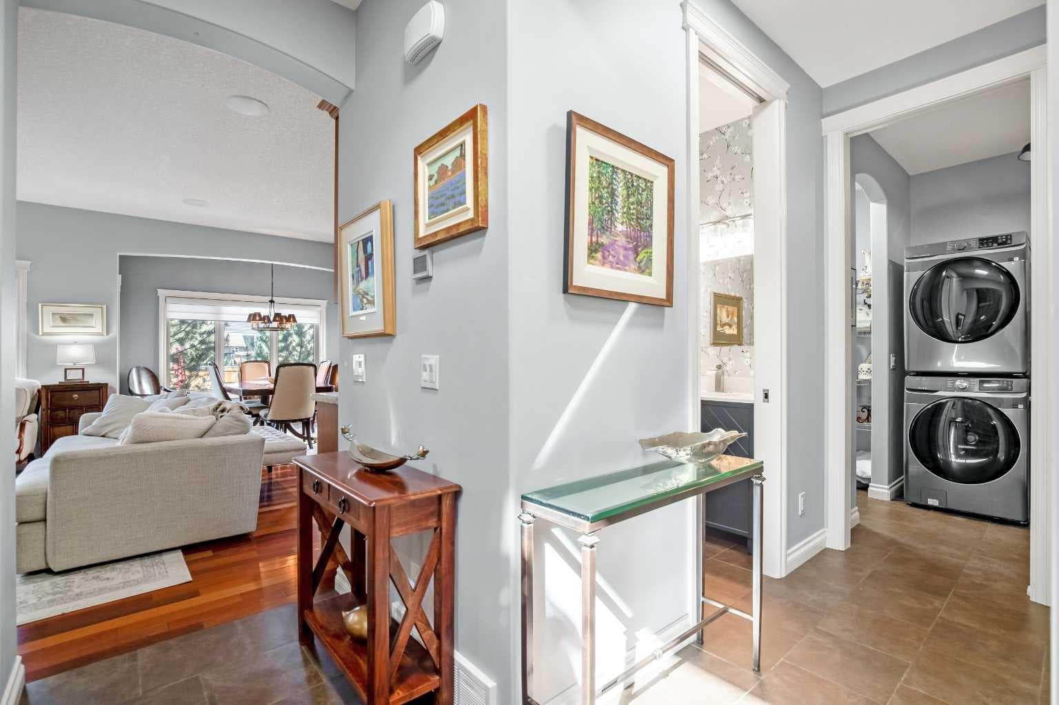 611 Montgomery Close SE — photo 3