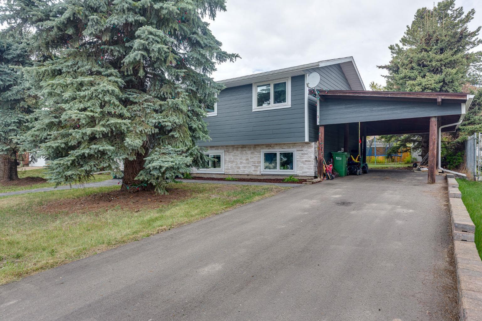 8 Nielsen Close — photo 2