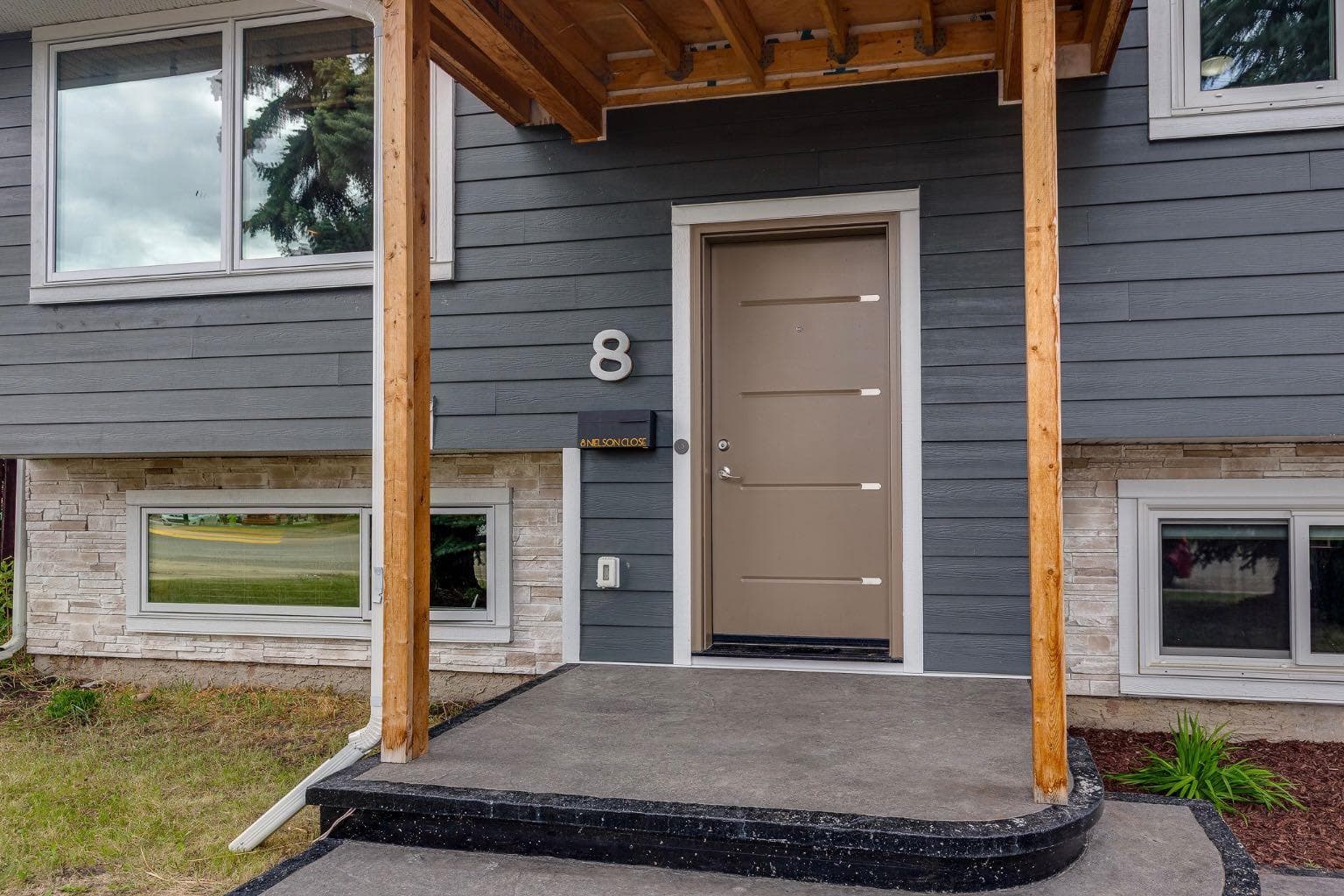 8 Nielsen Close — photo 3