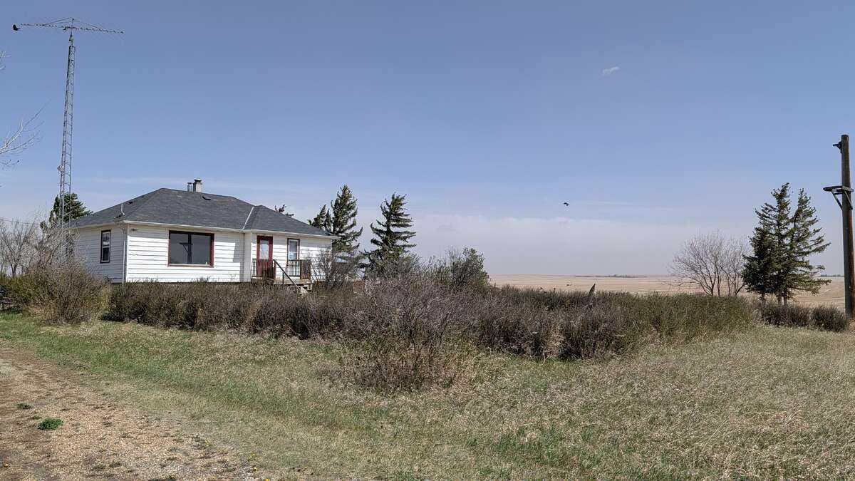 224074 Twp Rd 322 — photo 1