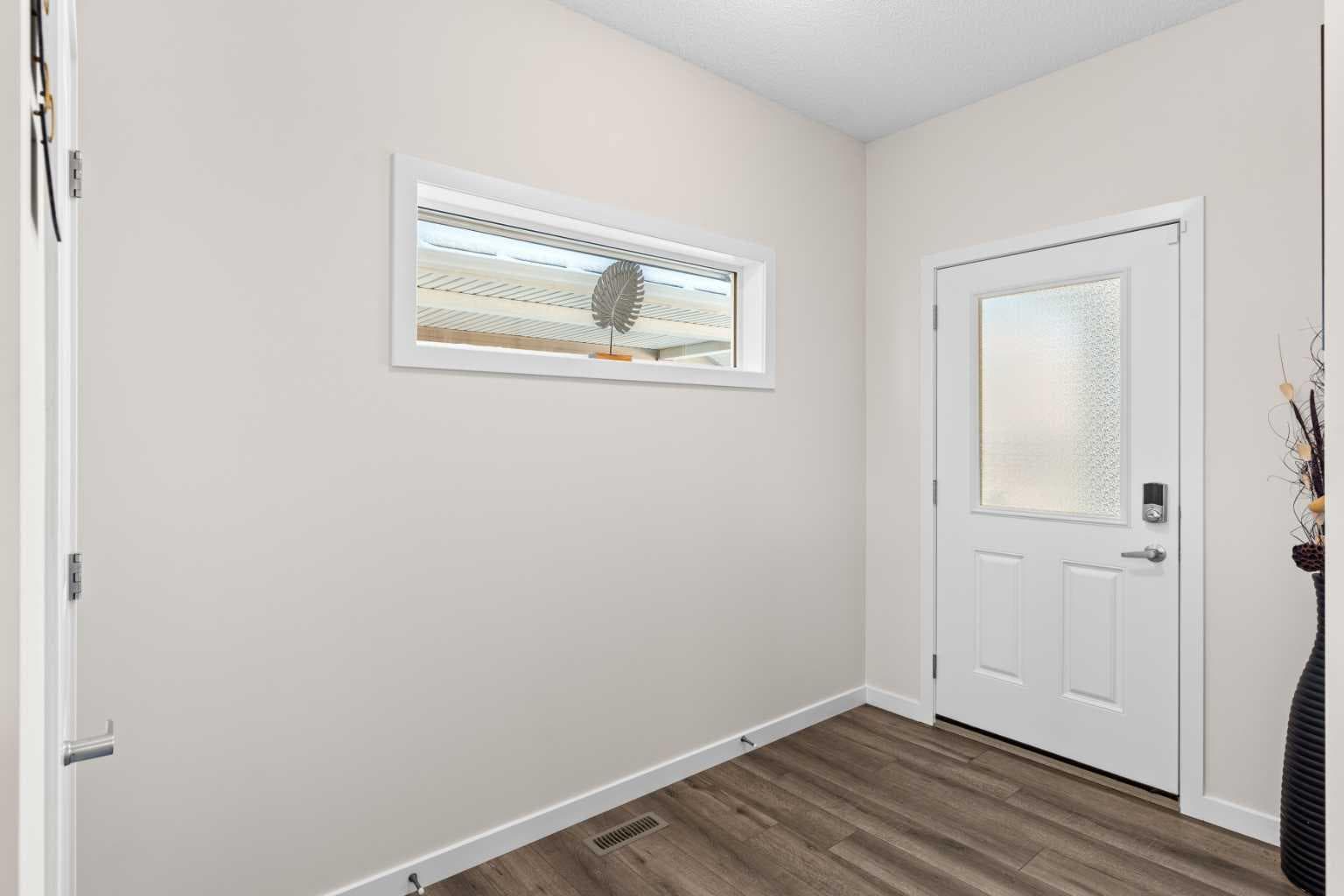 492 Chinook Gate Square SW — photo 5
