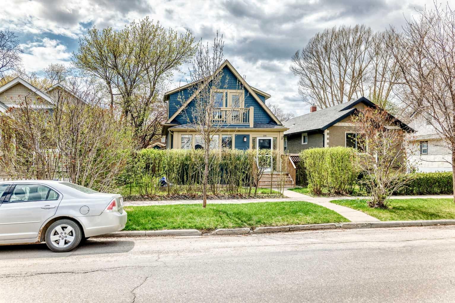 Detached in Crescent Heights