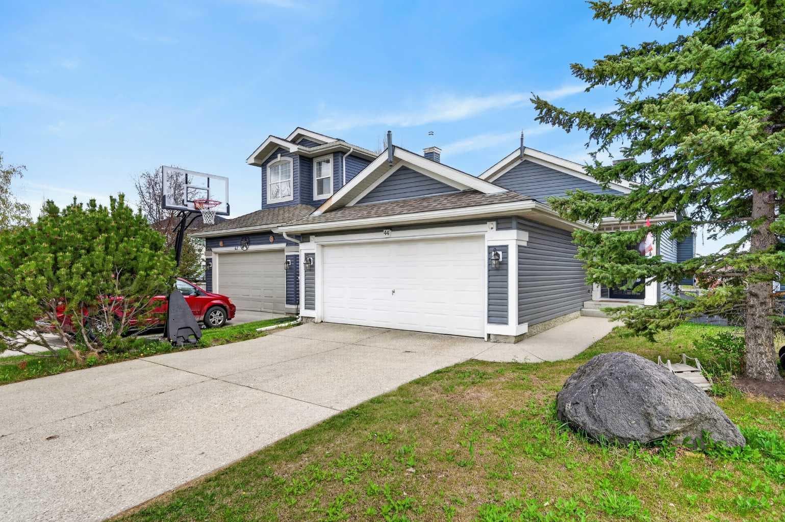 44 Bridlepost Green SW — photo 2