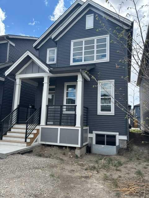 619 Savanna Crescent NE — photo 1