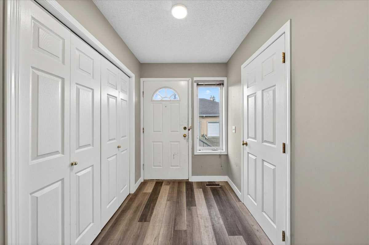 15 Cedarview Mews SW — photo 5
