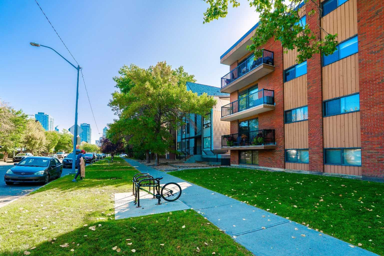 305, 1829 11 Avenue SW — photo 1