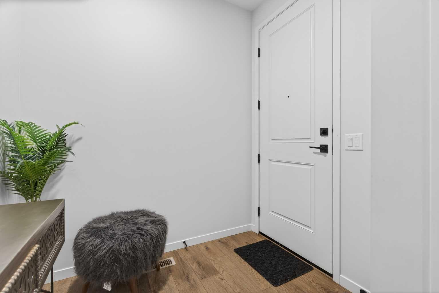 36 Royston Rise NW — photo 4