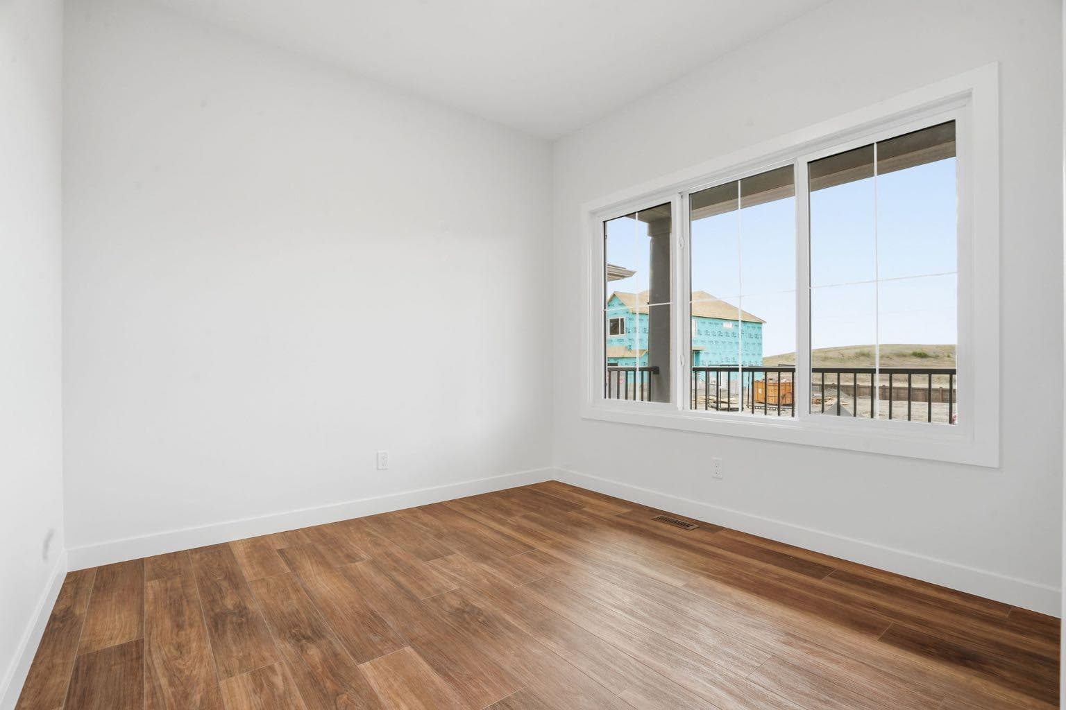 499 Lawthorn Way SE — photo 4
