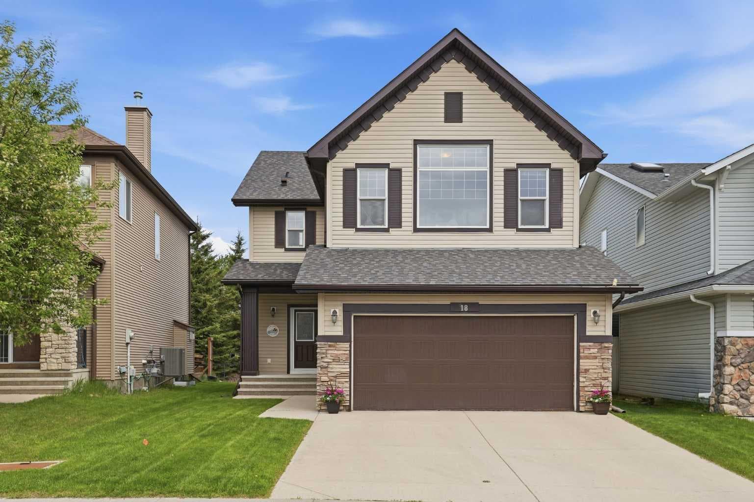 18 Drake Landing Crescent — photo 1