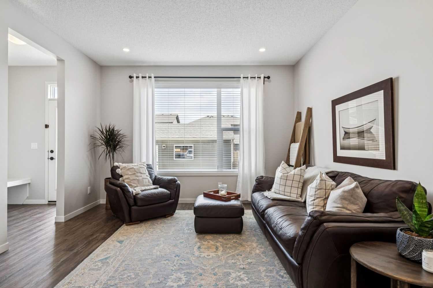 43 Willow Crescent — photo 2