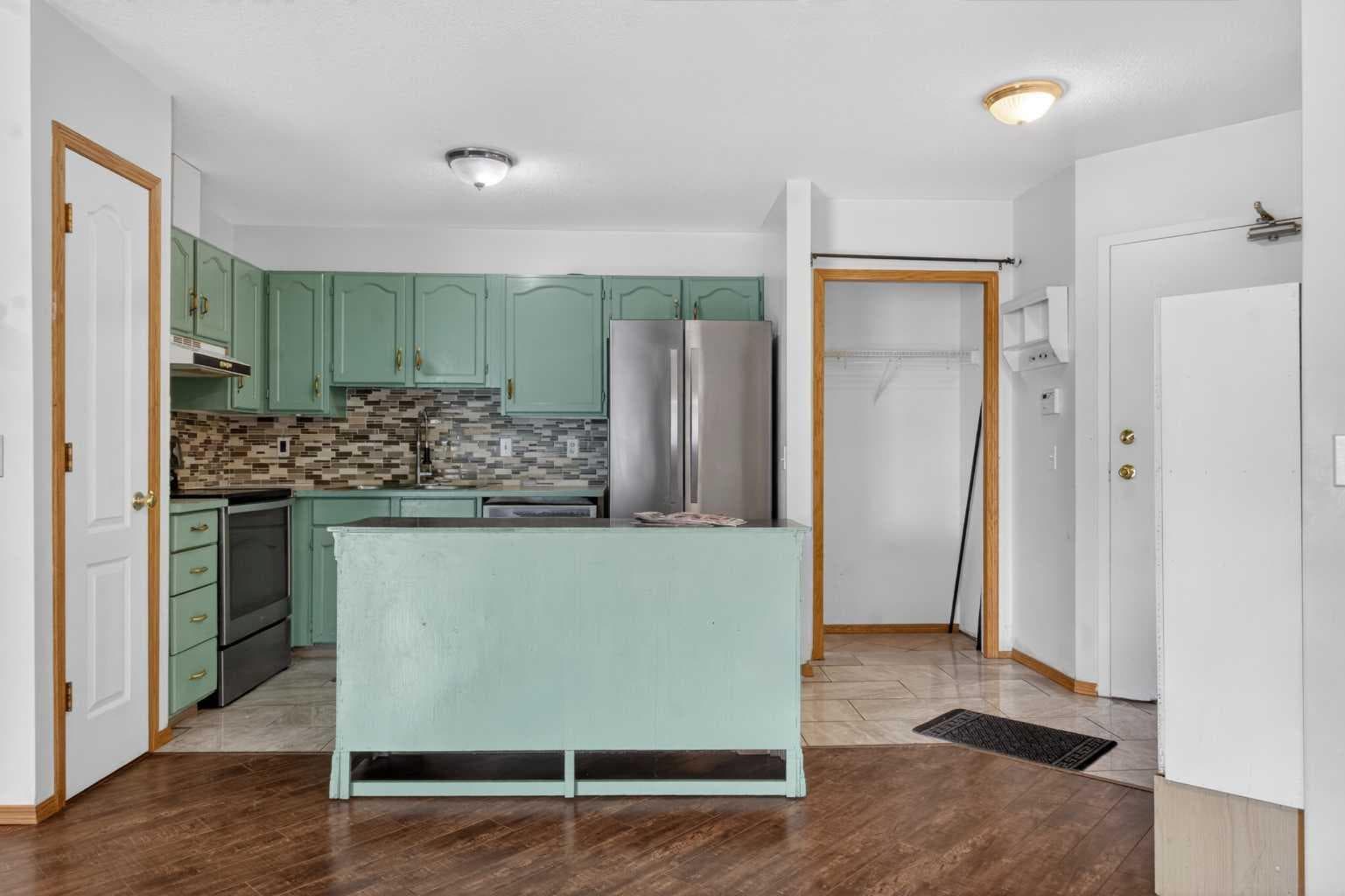 307, 1715 35 Street SE — photo 5