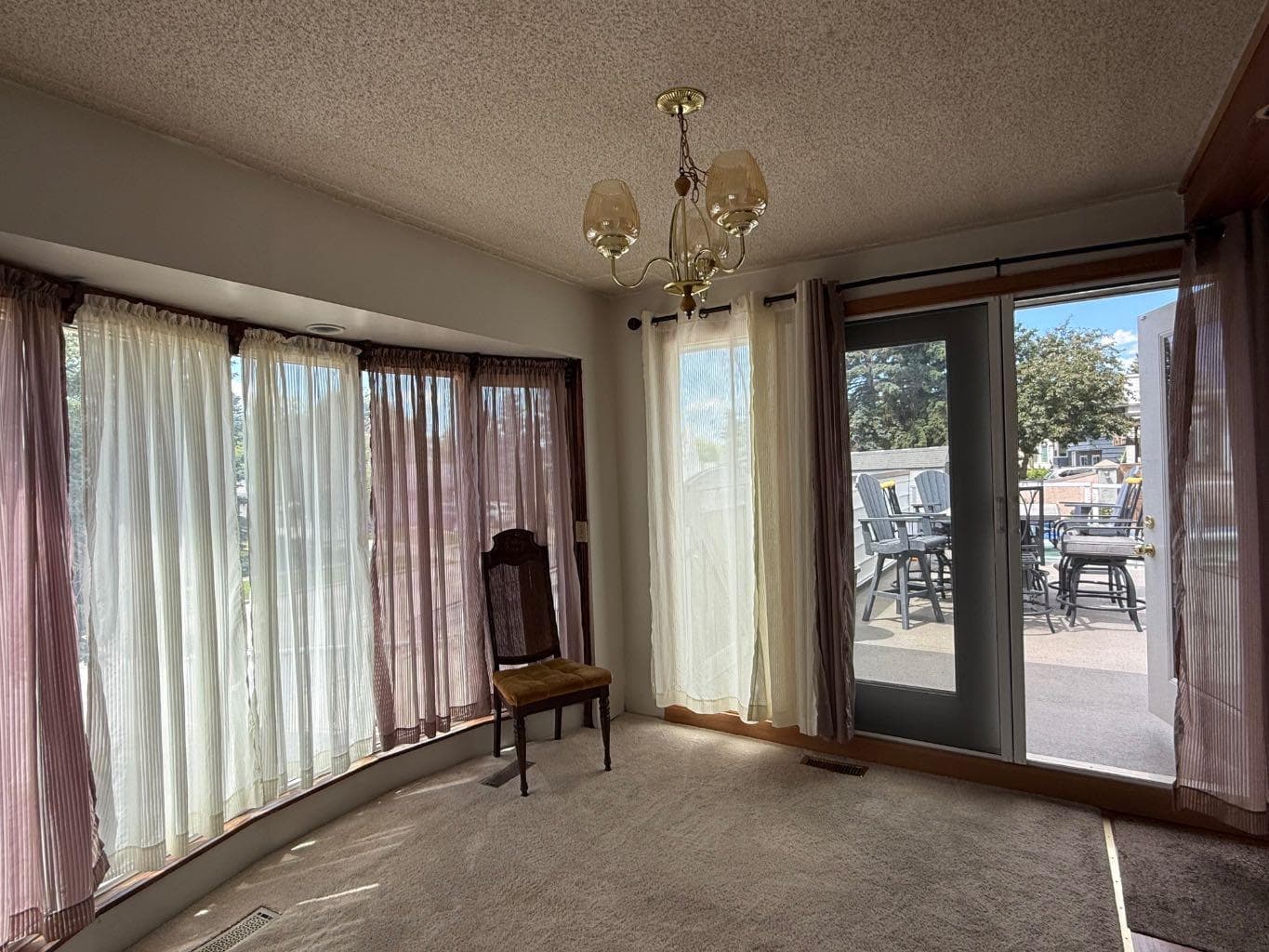 6803 Dalmeny Gate NW — photo 5